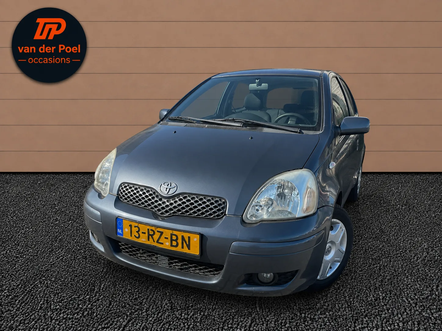 Toyota Yaris (2005) — foto 1