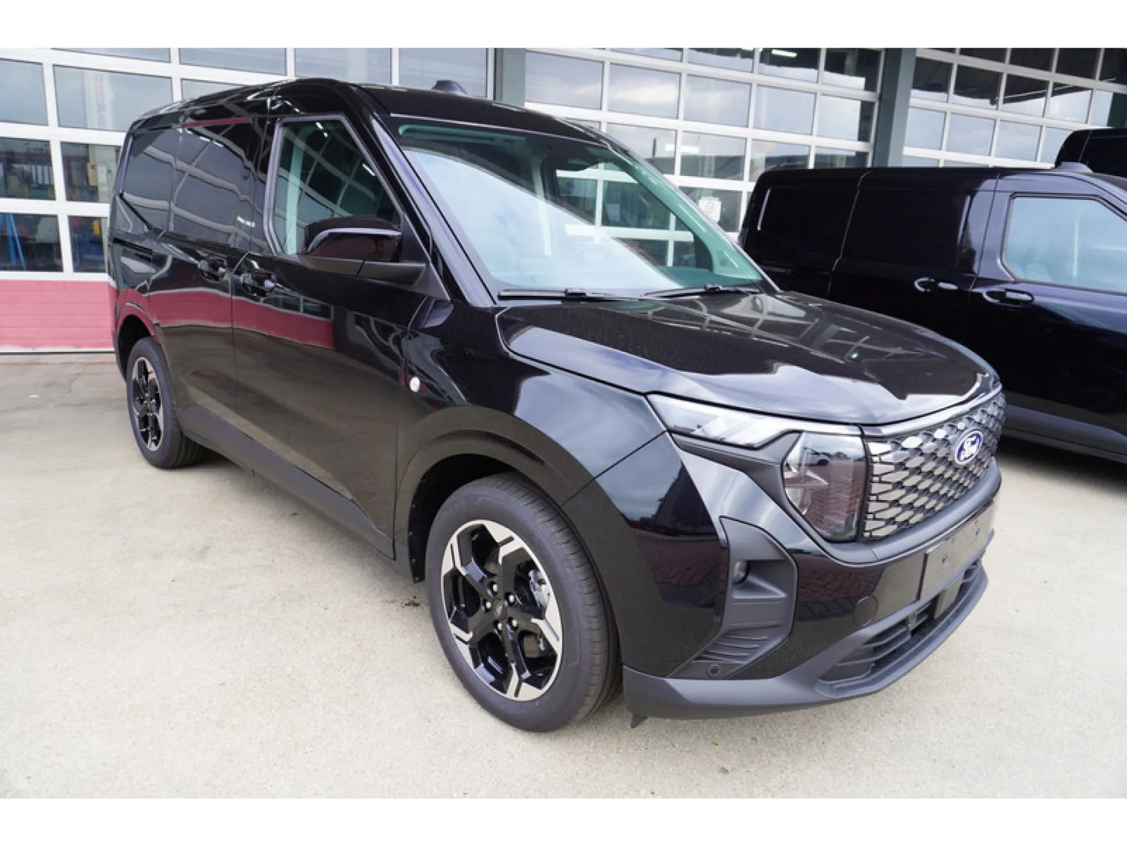 Ford E-Transit Courier (2026) — foto 1