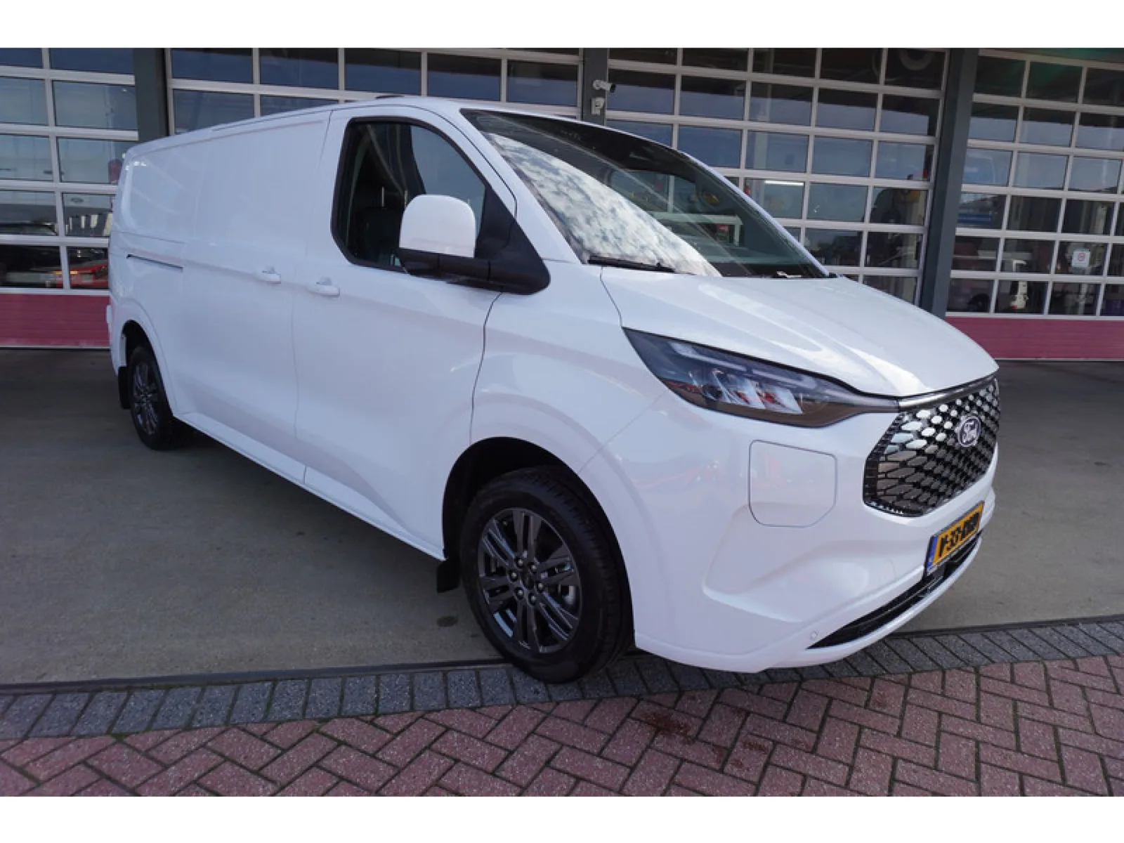 Ford E-Transit Custom (2026) — foto 1