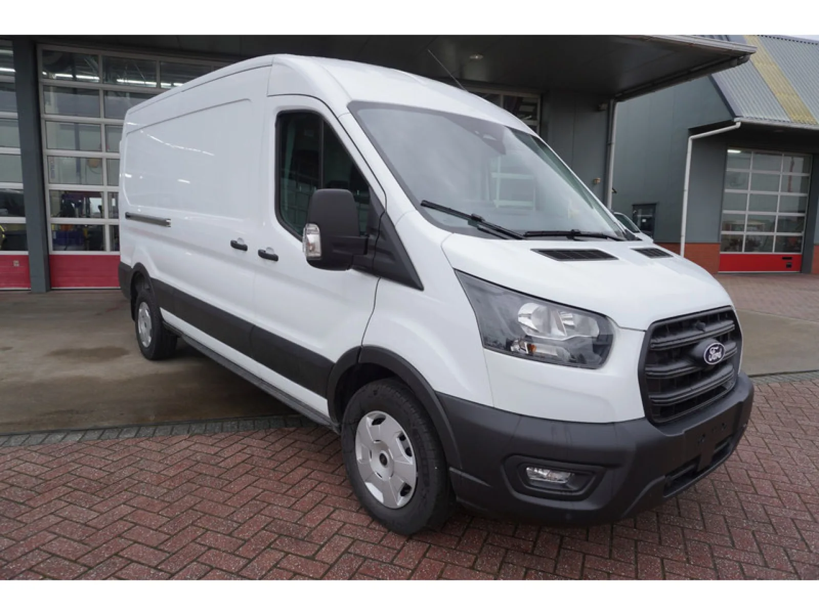Ford Transit (2024) — foto 1