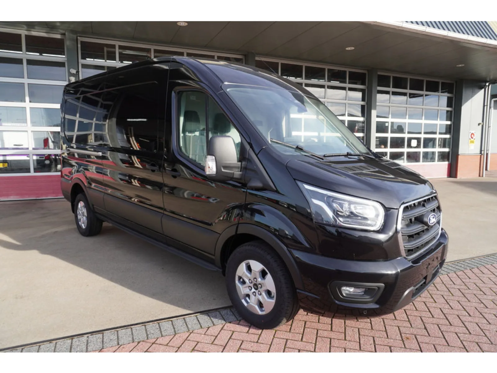 Ford Transit (2024) — foto 1