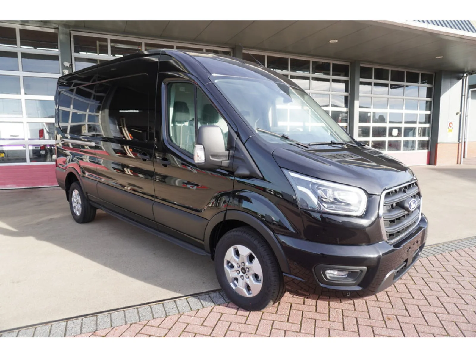 Ford Transit (2024) — foto 1