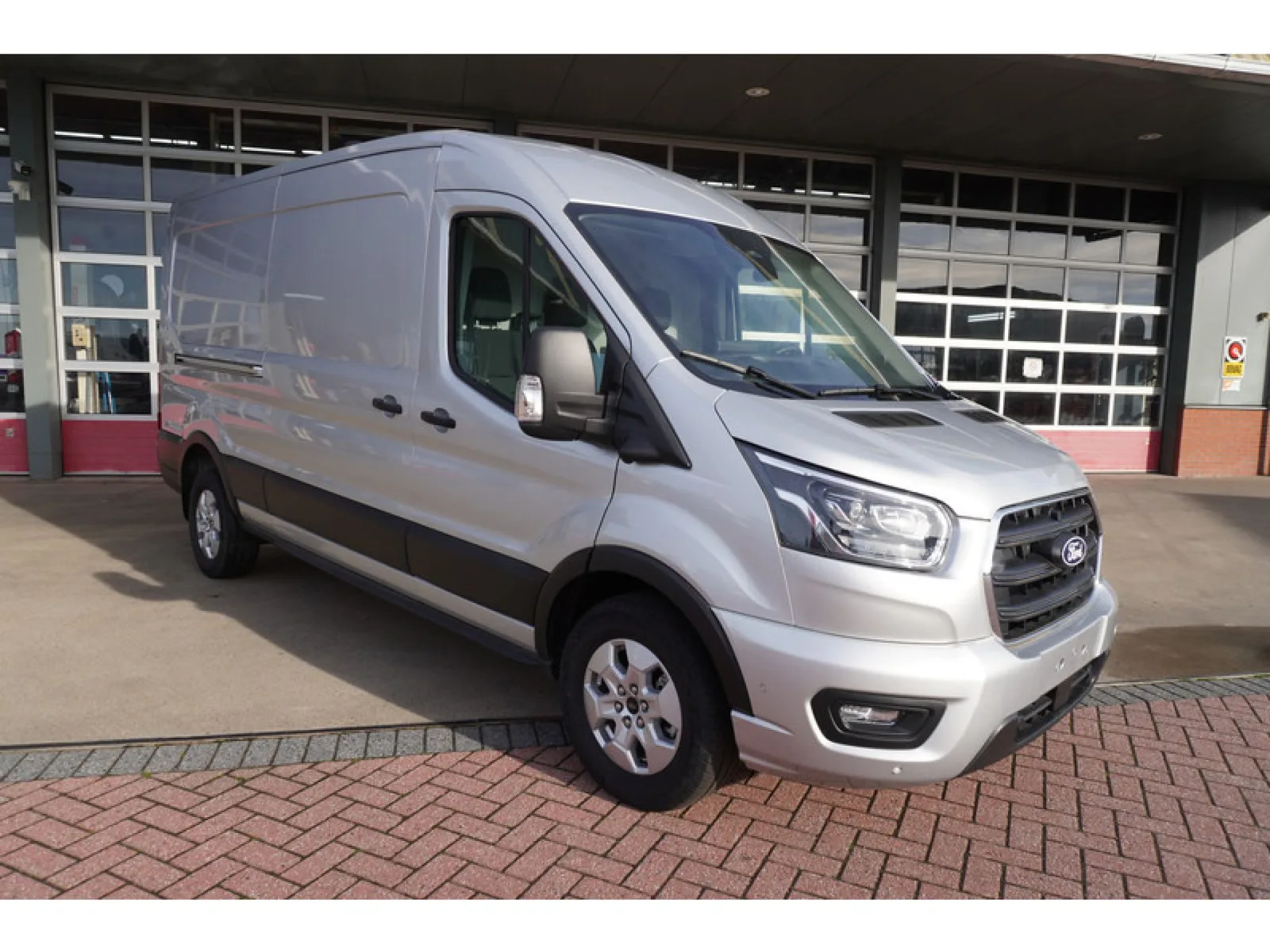 Ford Transit (2024) — foto 1