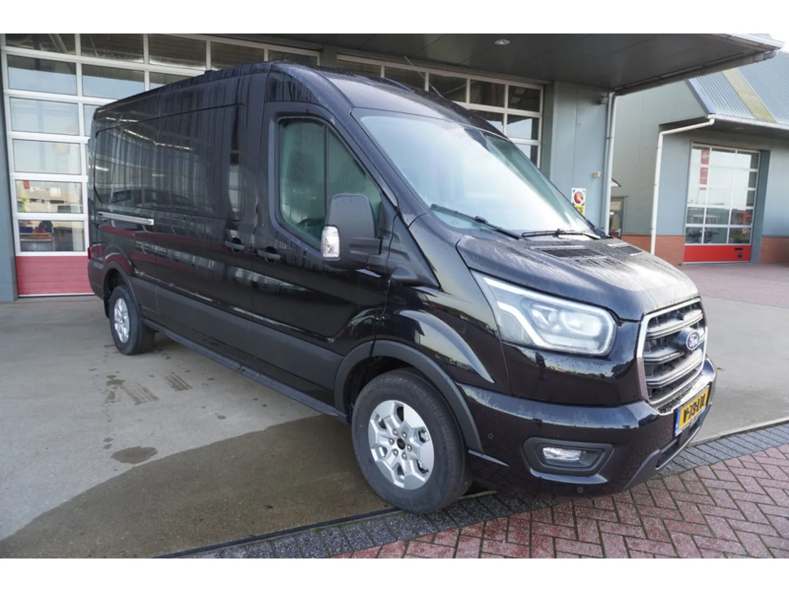 Ford Transit (2024) — foto 1