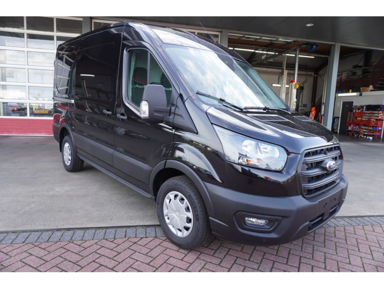 Ford Transit (2024) — foto 1