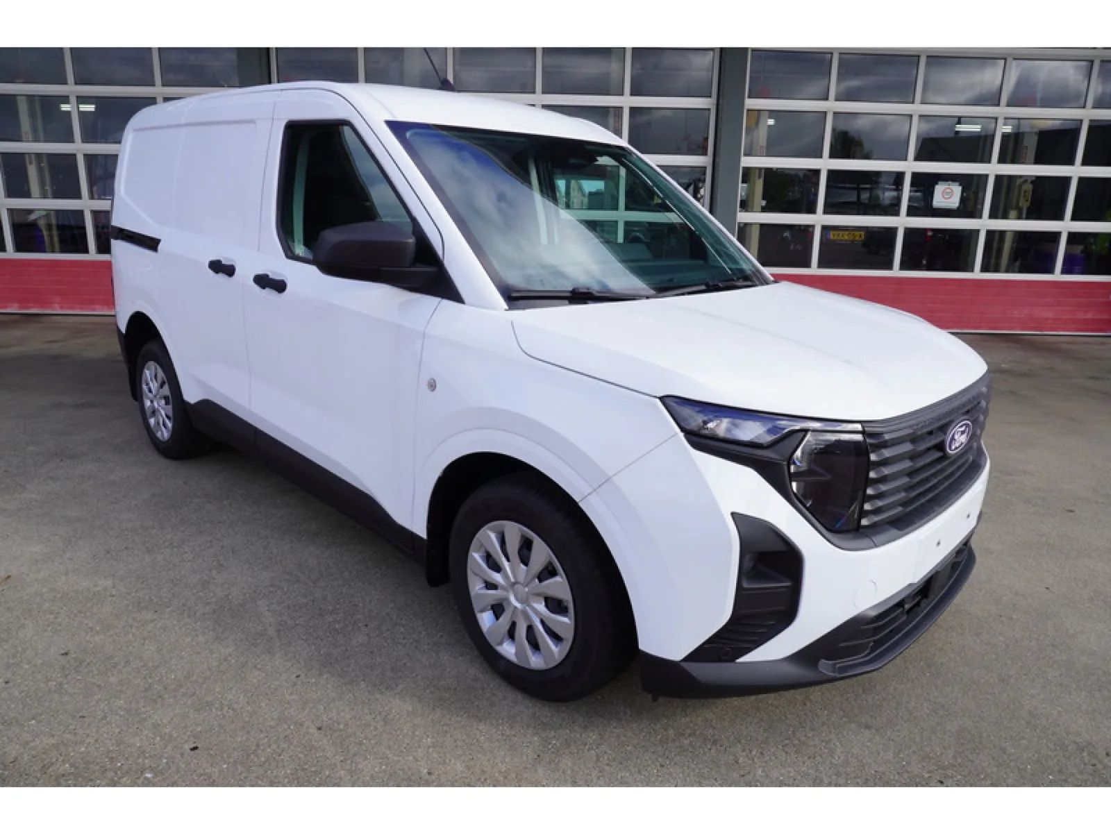 Ford Transit Courier (2024) — foto 1