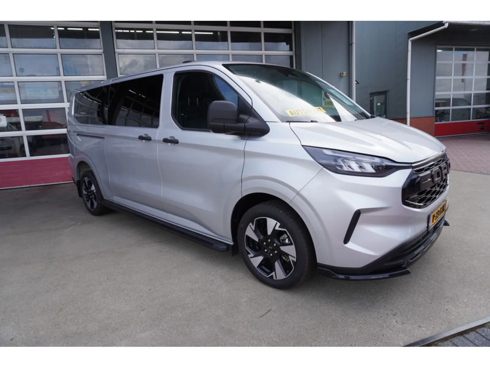 Ford Transit Custom (2024) — foto 1