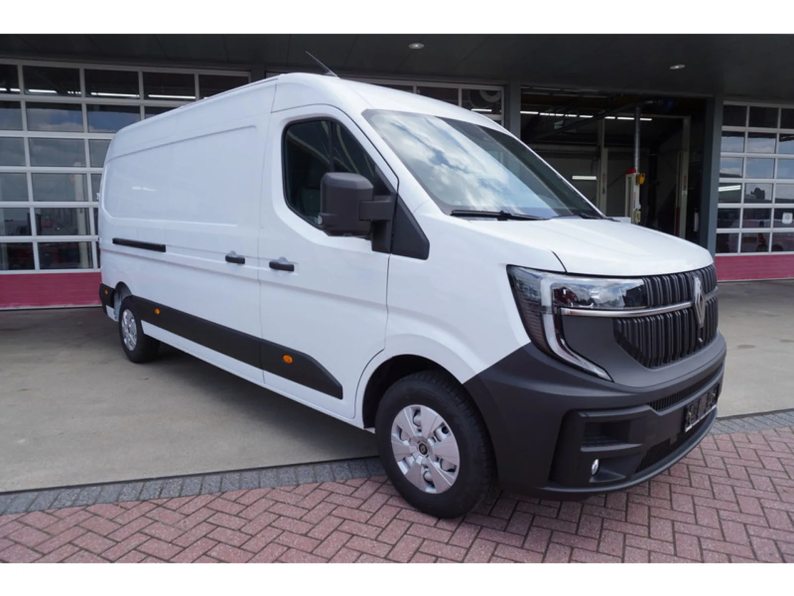 Renault Master (2024) — foto 1