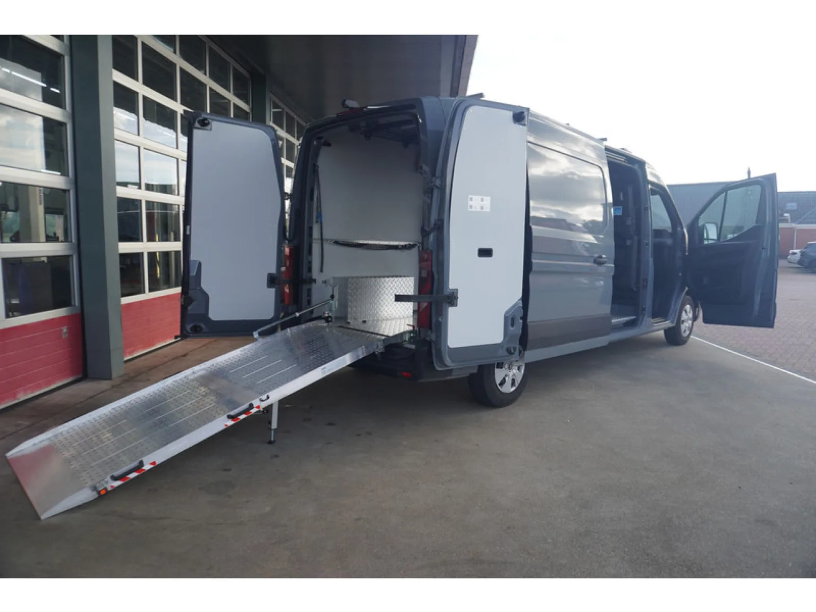 Renault Master (2024) — foto 1