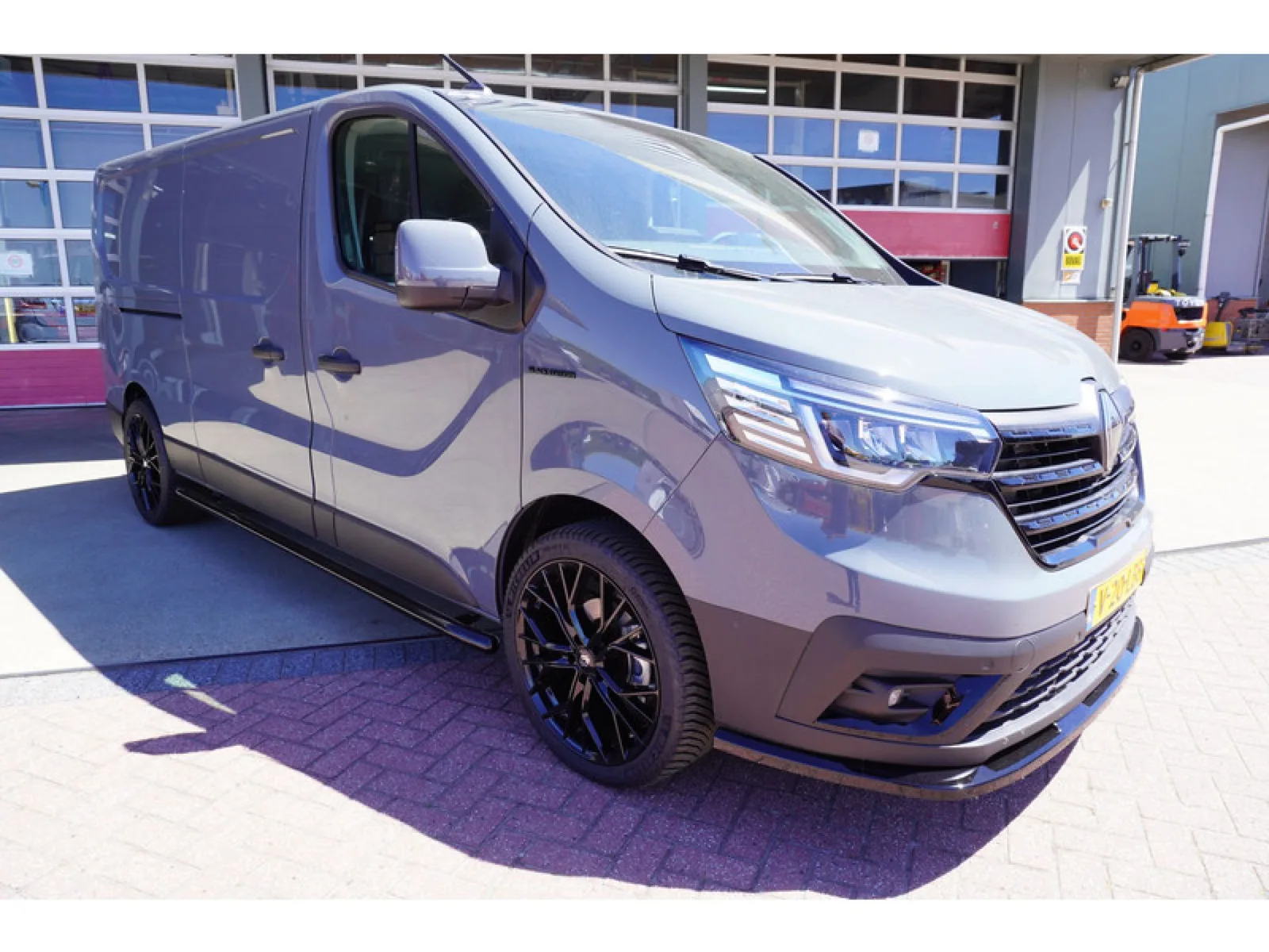 Renault Trafic (2024) — foto 1