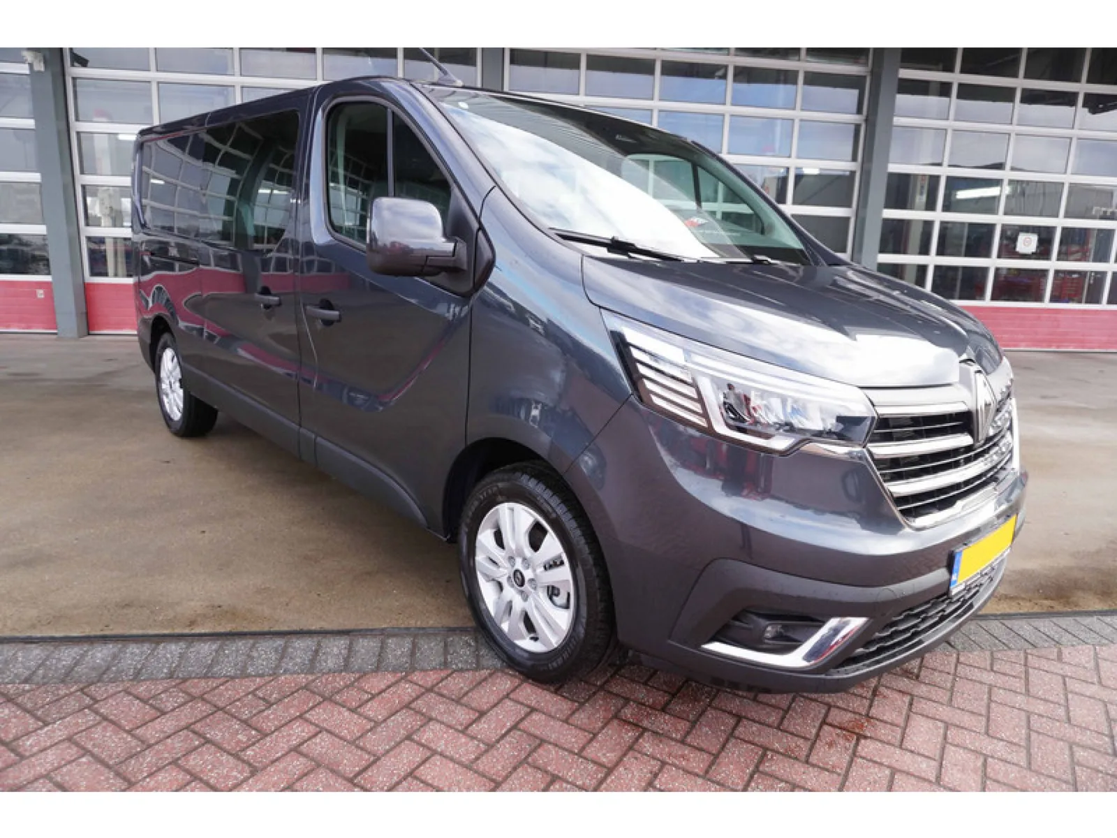 Renault Trafic (2024) — foto 1