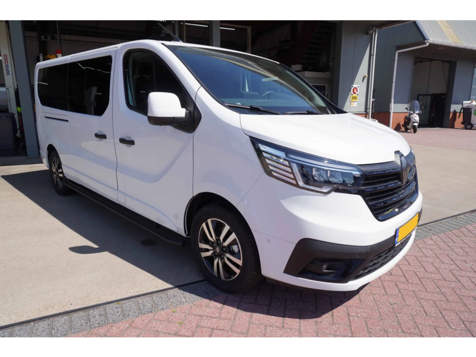 Renault Trafic (2024) — foto 1