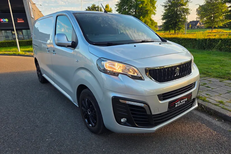 Peugeot Expert (2016)