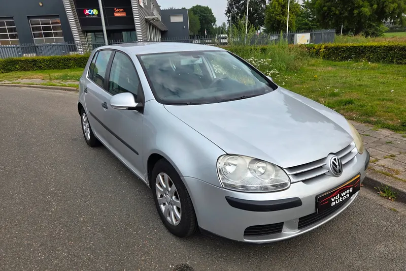 Volkswagen Golf (2004)