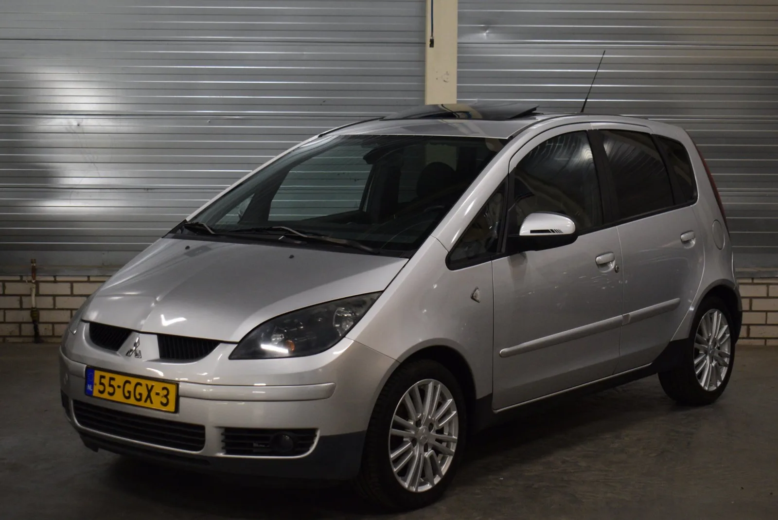 Mitsubishi Colt (2008) — foto 1