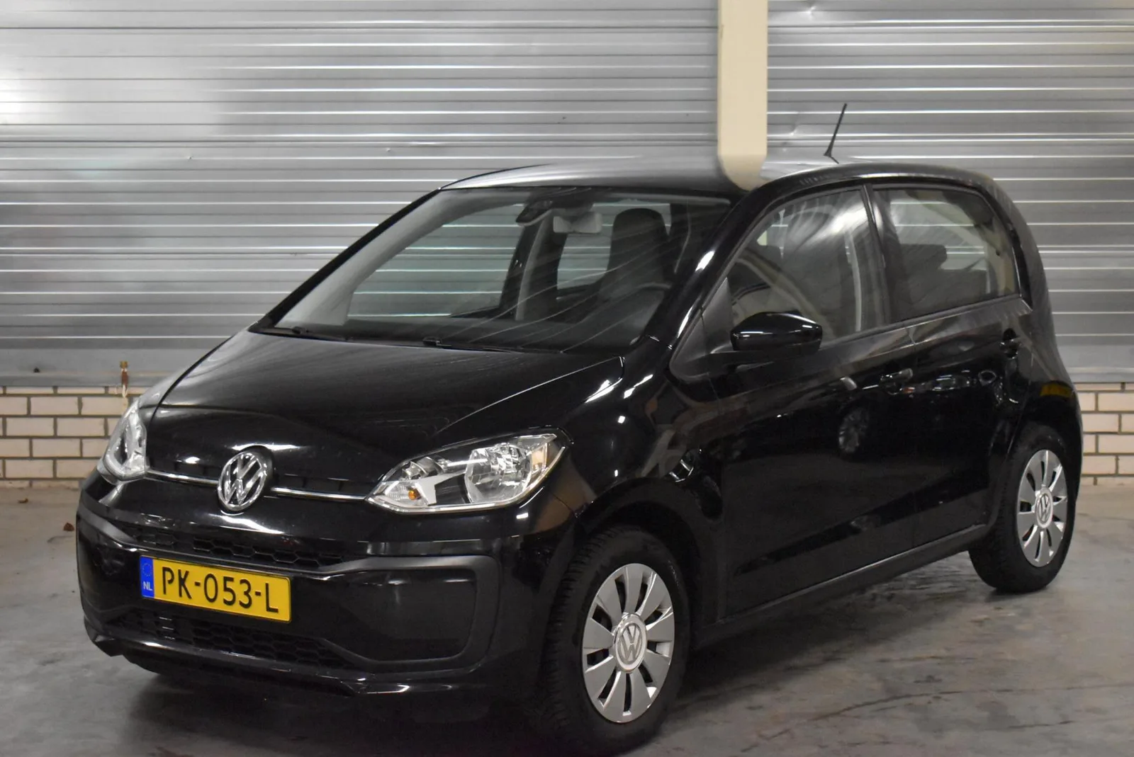Volkswagen Up! (2017) — foto 1