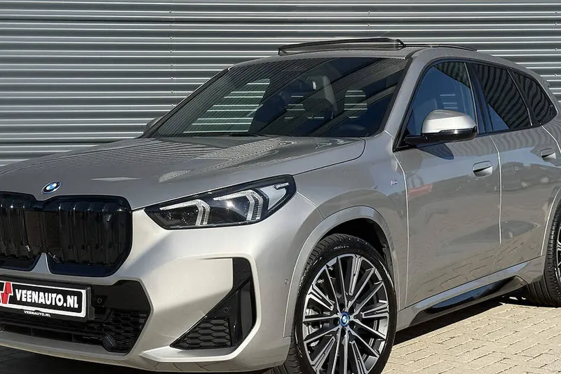 BMW iX1 (2023)