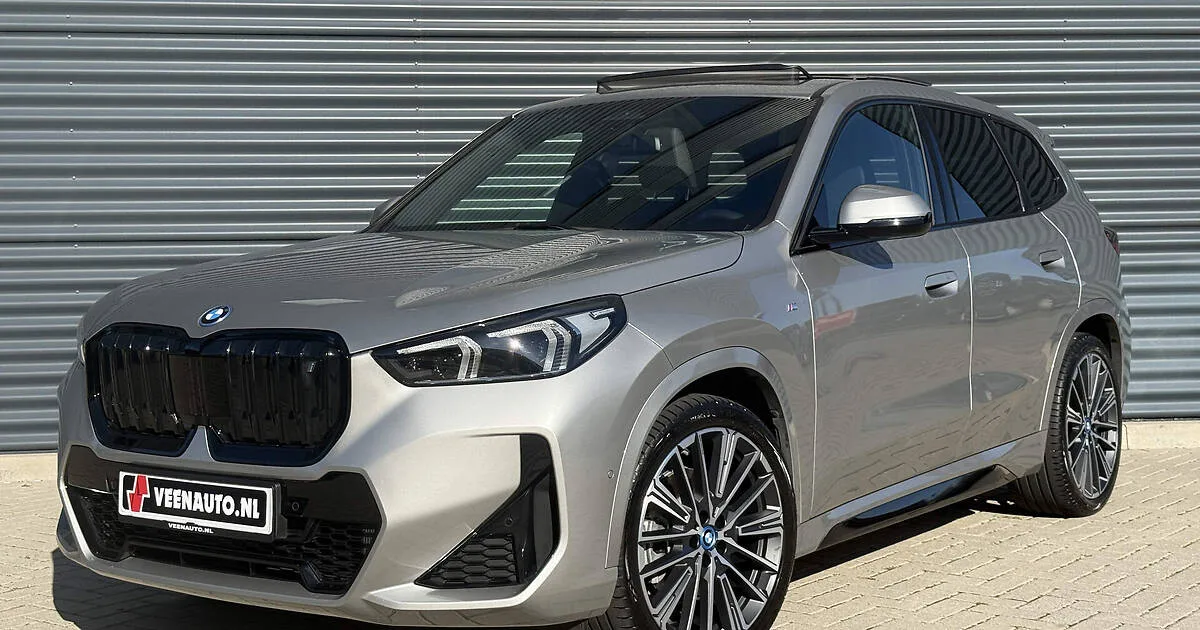 BMW iX1 (2023) — foto 1
