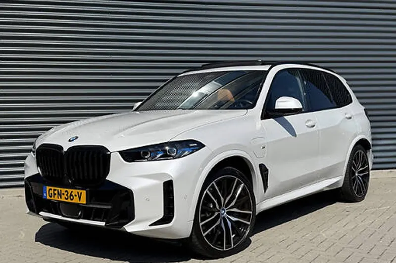 BMW X5 (2023)