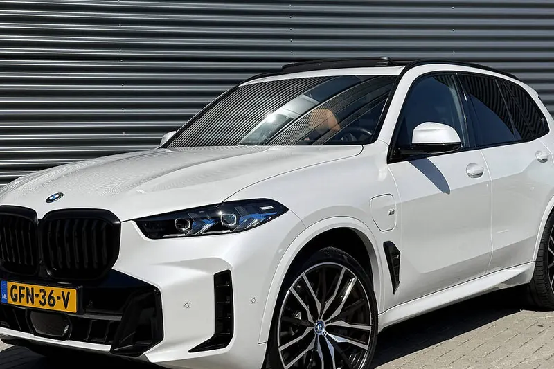 BMW X5 (2023)