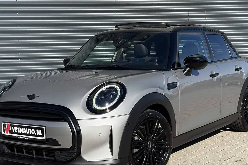 MINI Cooper (2023)
