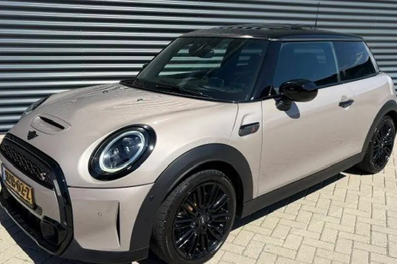 MINI Cooper (2022)