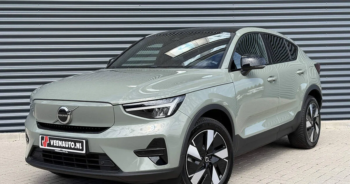 Volvo C40 (2024) — foto 1