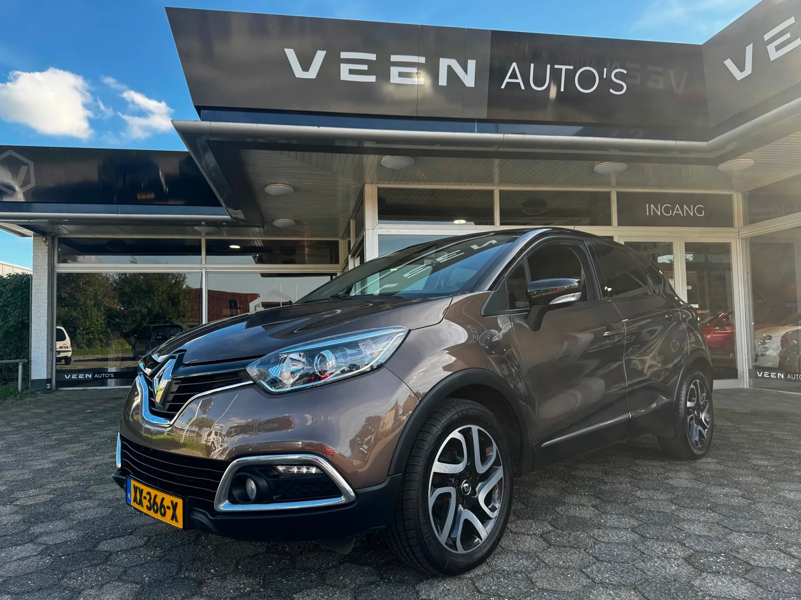Renault Captur (2015) — foto 1