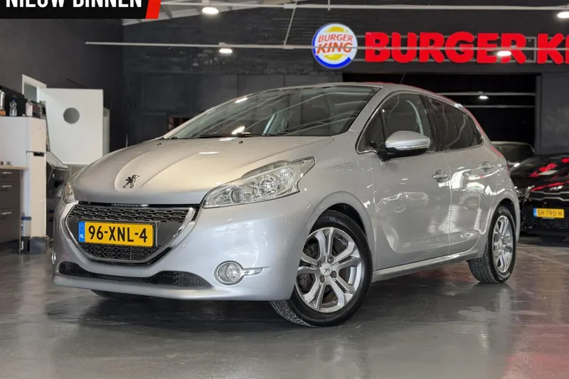 Peugeot 208 (2012)