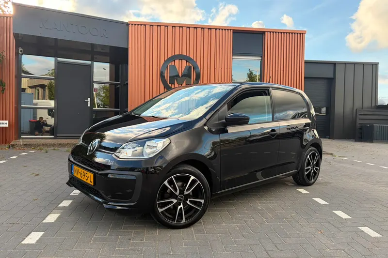 Volkswagen Up! (2017)