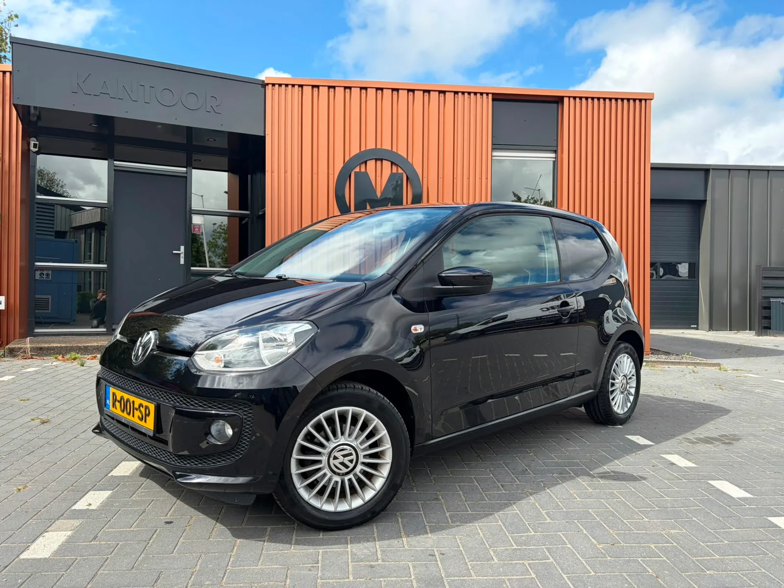 Volkswagen Up! (2013) — foto 1