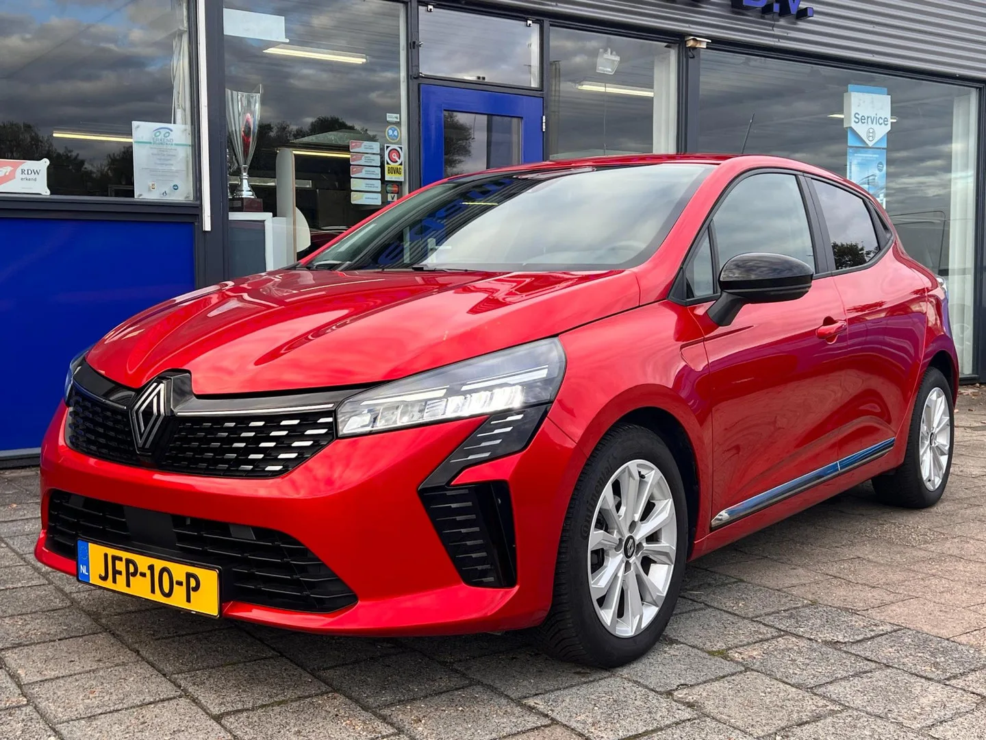 Renault Clio (2024) — foto 1