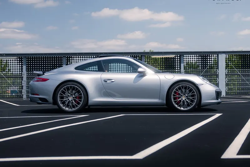Porsche 911 (2018)