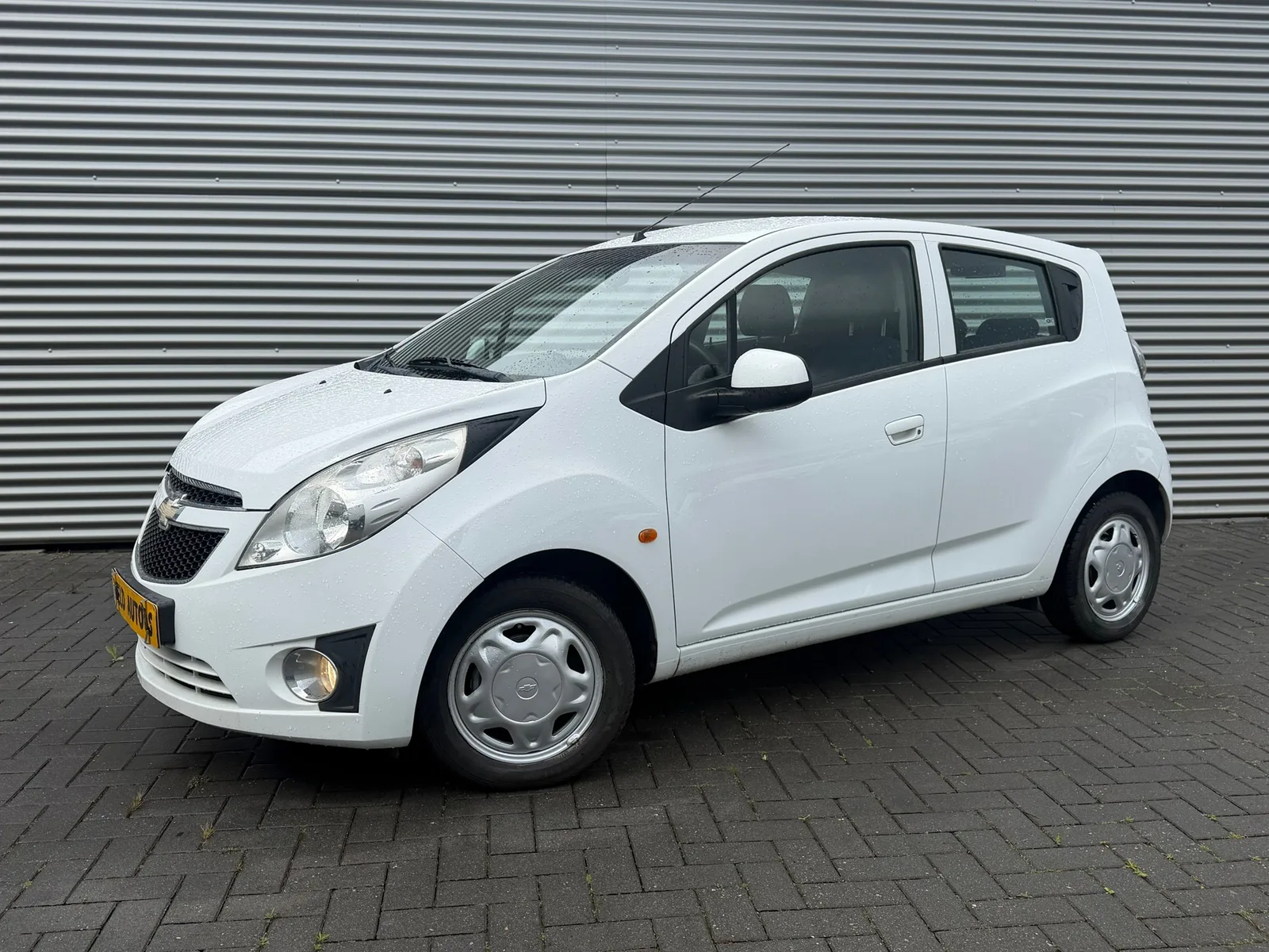 Chevrolet Spark (2011) — foto 1
