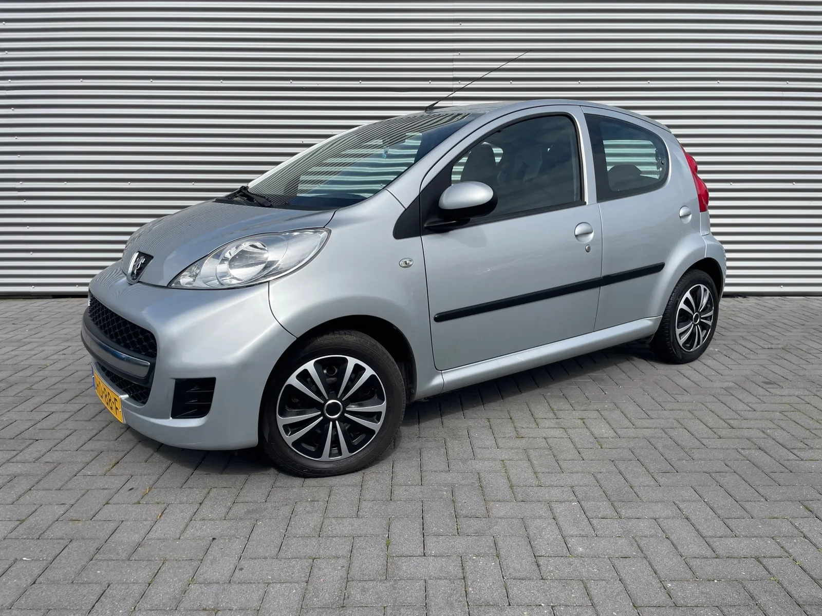 Peugeot 107 (2012) — foto 1