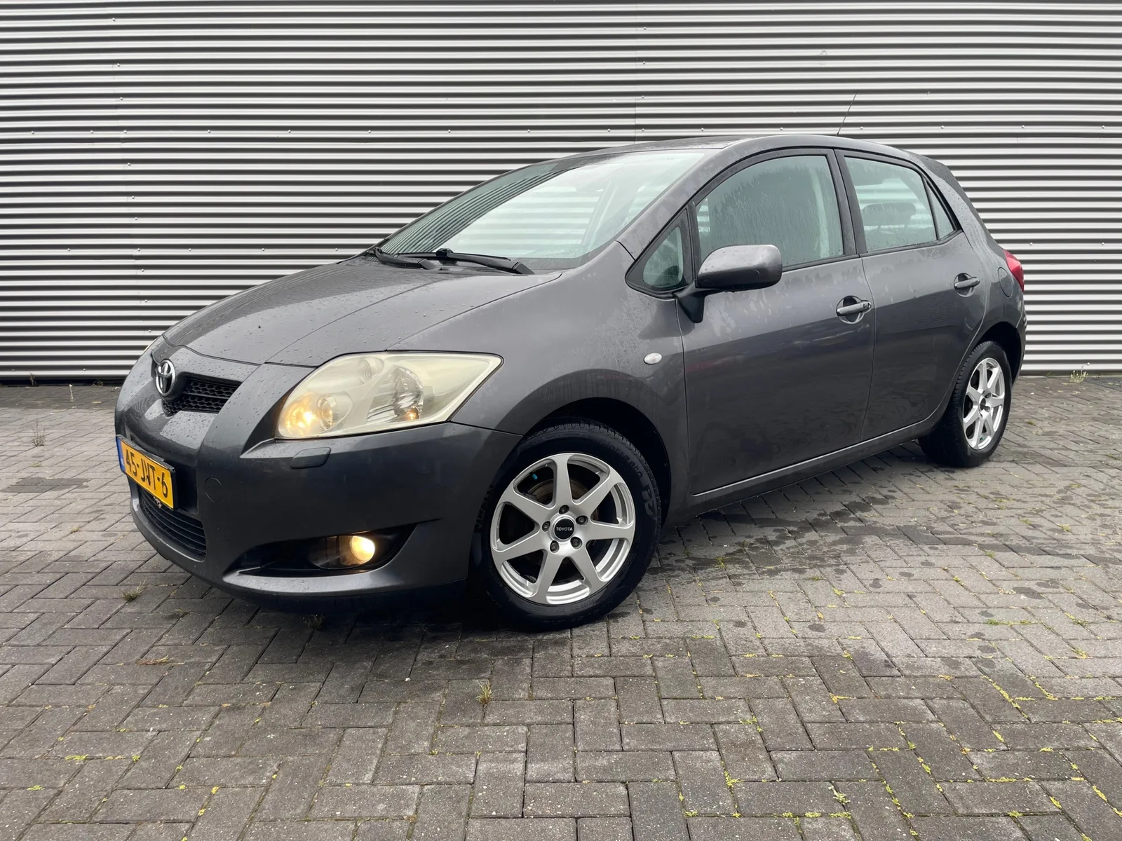 Toyota Auris (2008) — foto 1