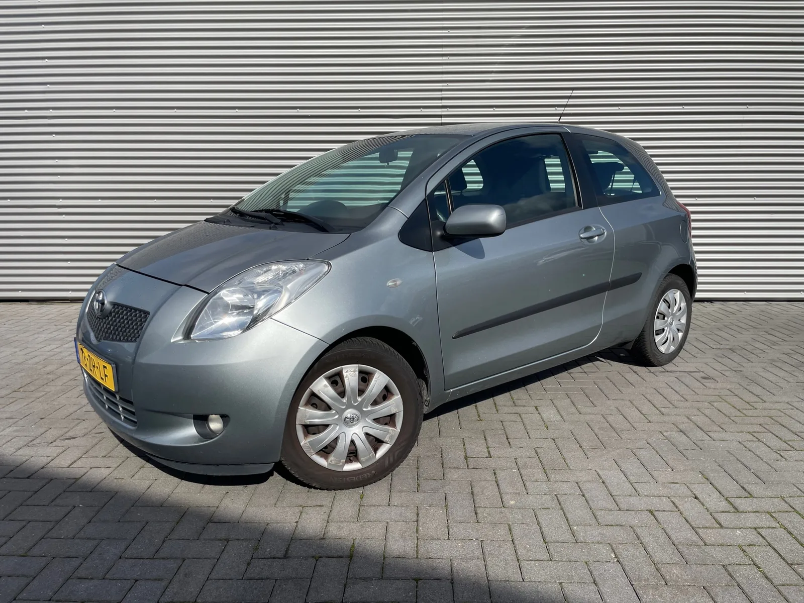 Toyota Yaris (2008) — foto 1