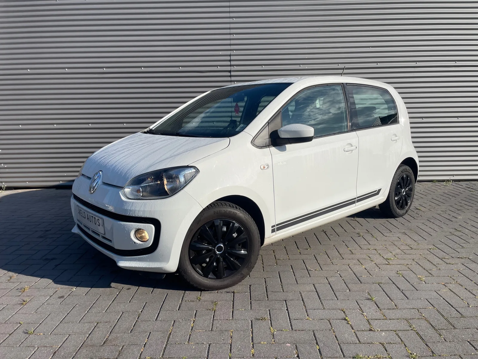 Volkswagen Up! (2016) — foto 1