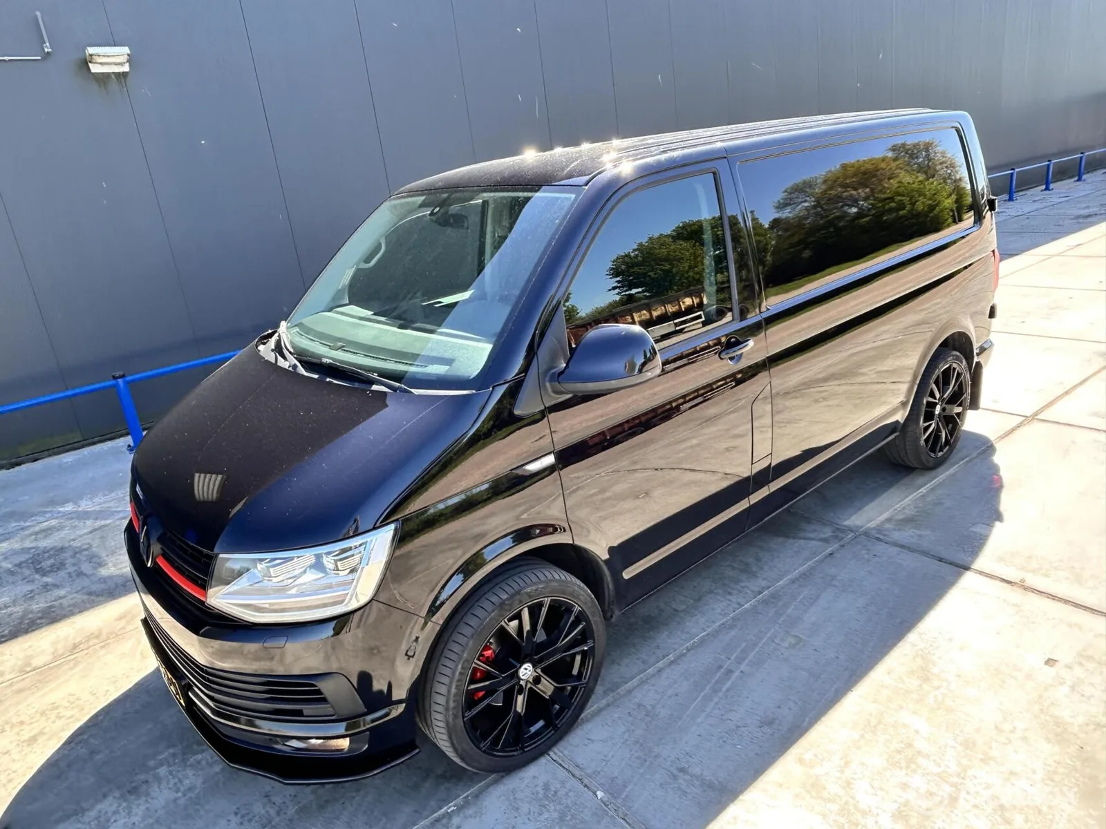 Volkswagen Transporter (2015) — foto 1