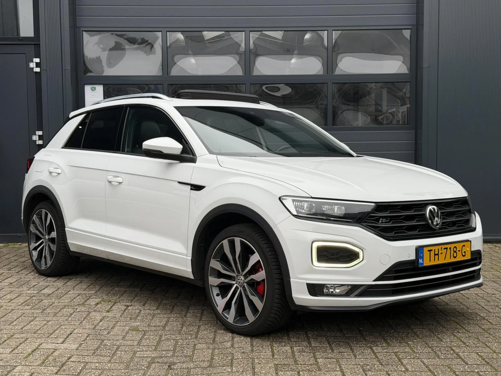 Volkswagen T-Roc (2018) — foto 1