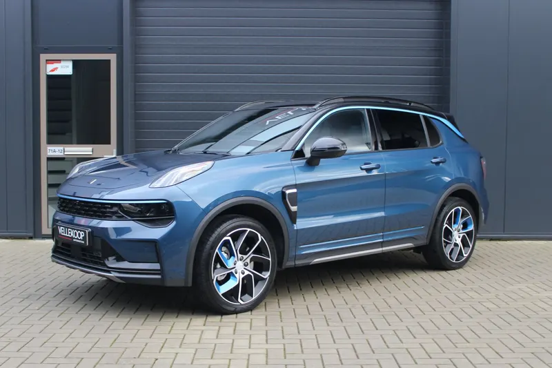 Lynk & Co 01 (2025)
