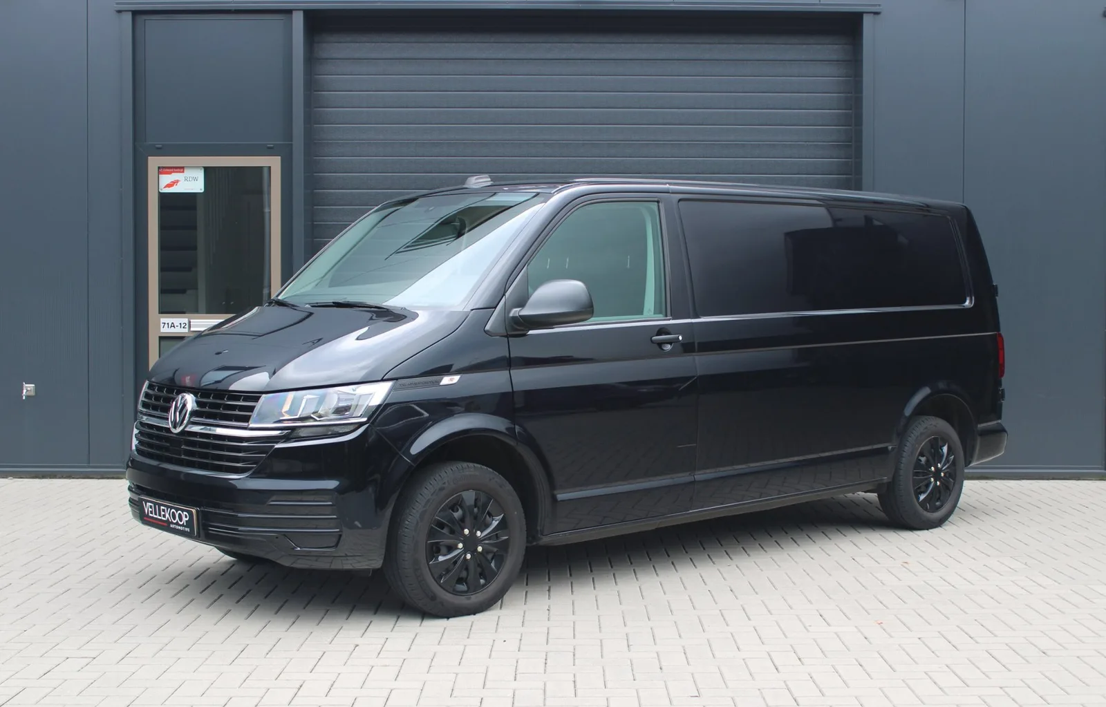 Volkswagen Transporter (2023) — foto 1