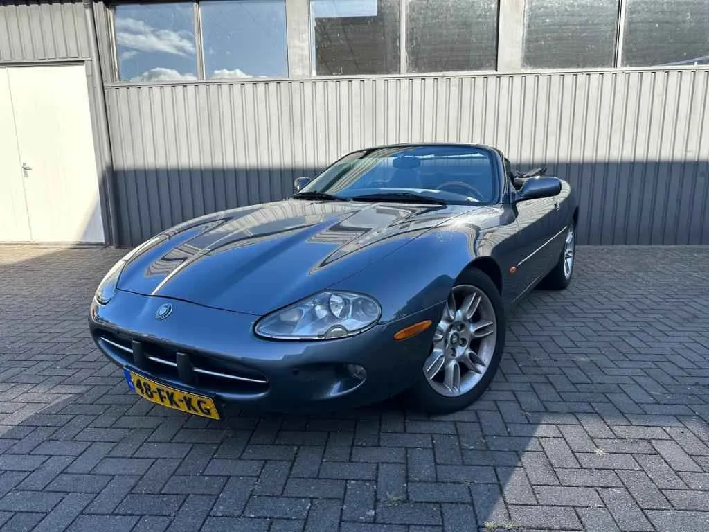 Jaguar XK (2000) — foto 1