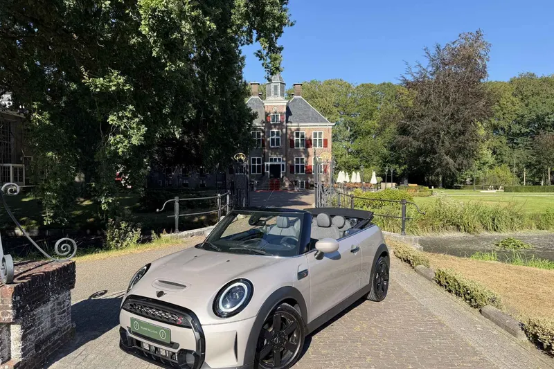 MINI Cooper (2023)