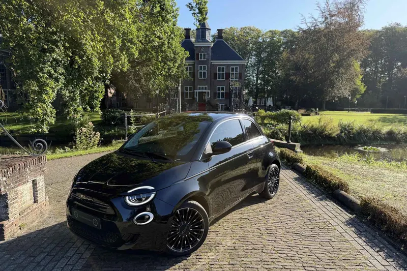 Fiat 500 (2022)