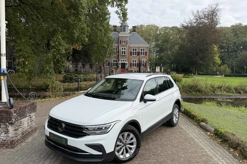 Volkswagen Tiguan (2023)