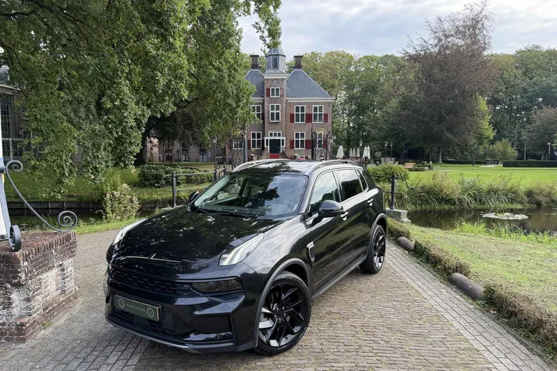 Lynk & Co 01 (2021)
