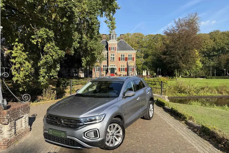 Volkswagen T-Roc (2023)