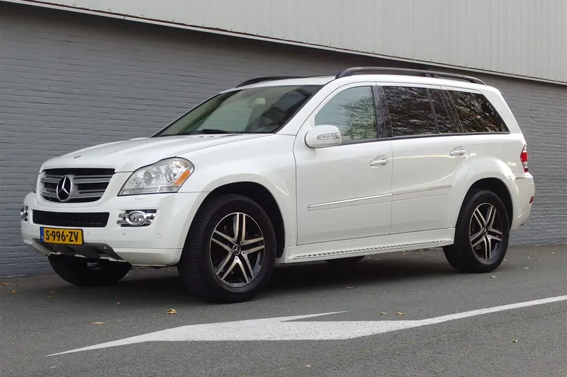Mercedes-Benz GL450 (2007)
