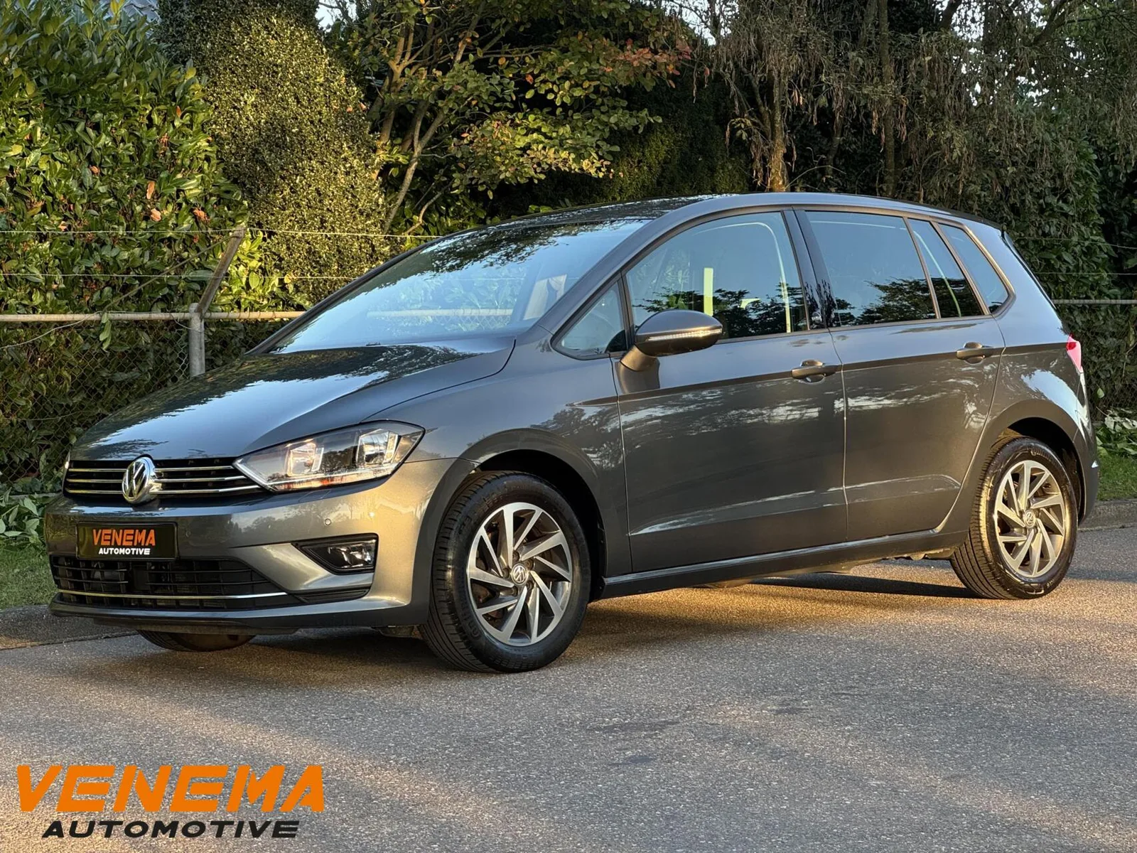 Volkswagen Golf Sportsvan (2017) — foto 1